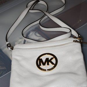 Michael Kors, White Fulton crossbody bag. SUPER CUTE.  Only used a few times EUC